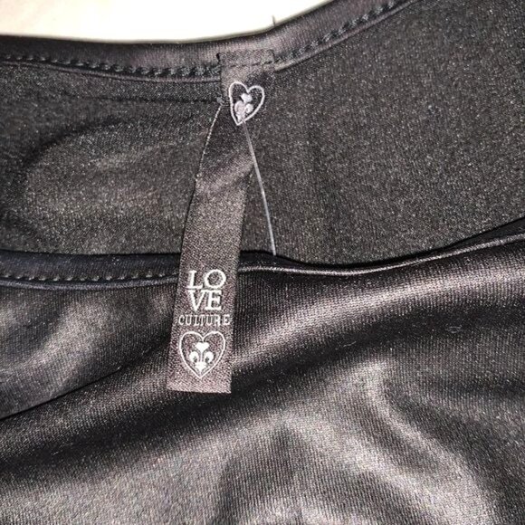 Love Culture Camouflage Sleeve Crop Top Large Polyester Spandex Black Camo - Picture 2 of 8